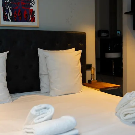 S&a Vondel Park Otel